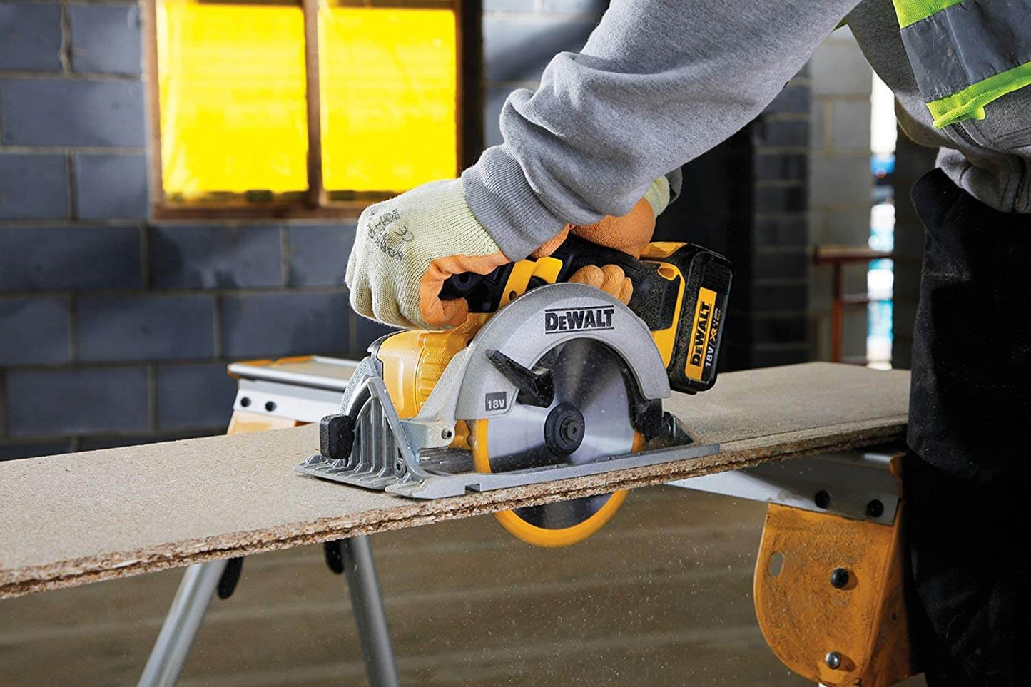 Dewalt XR 18V circular saw with case DCS391NT
