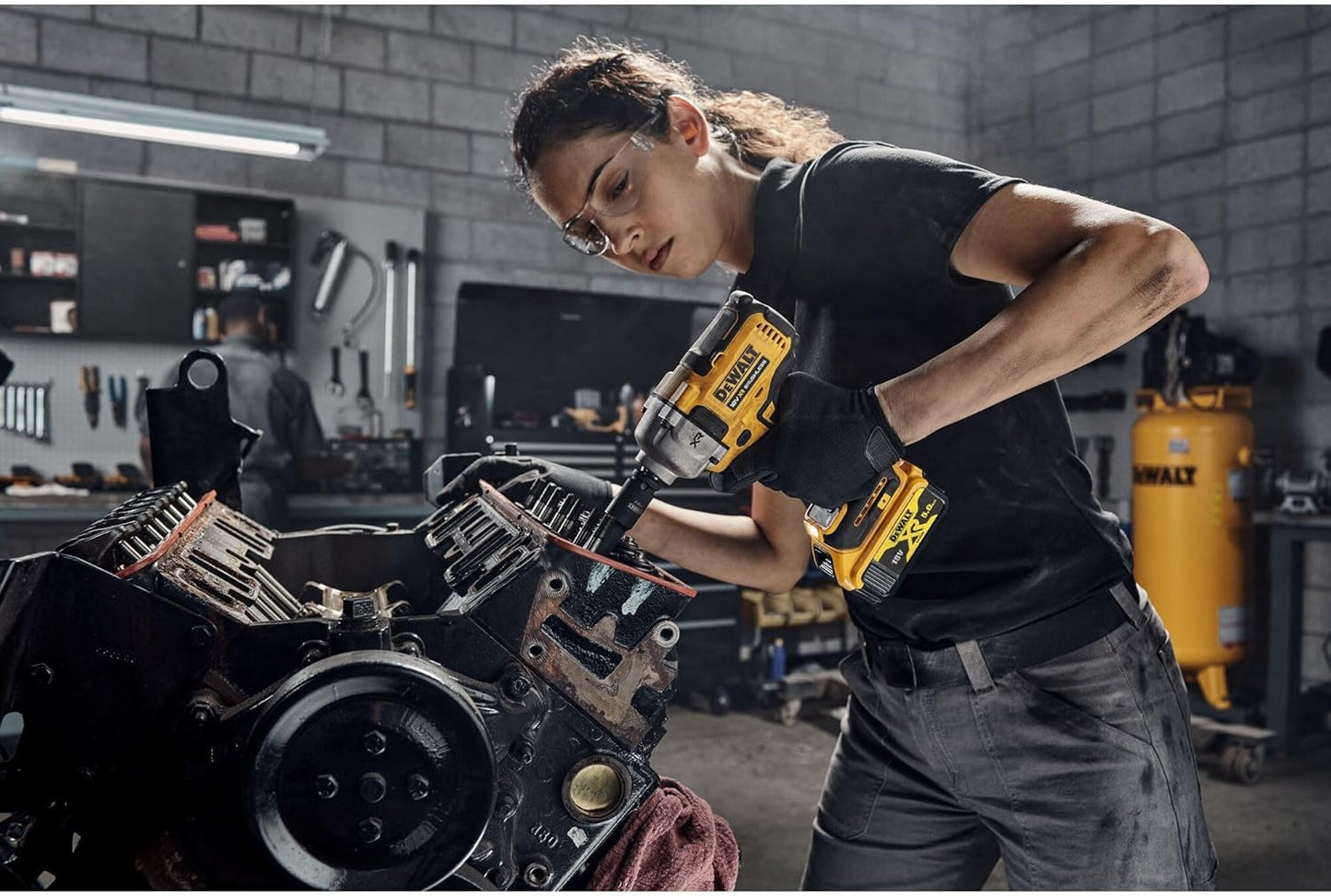 Dewalt DCF891NT 18V 1/2" XR Brushless Impact Wrench with Carrying Case