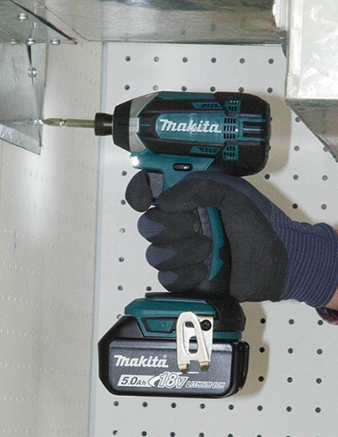 Makita kit with 11 tools + 3 bat + charger + 2 bags DLX1143BL3