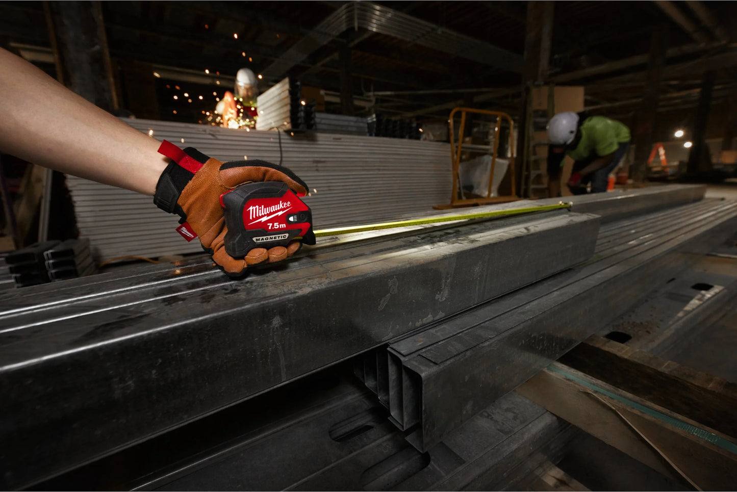 Milwaukee 7.5m Magnetic LED Tape Measure