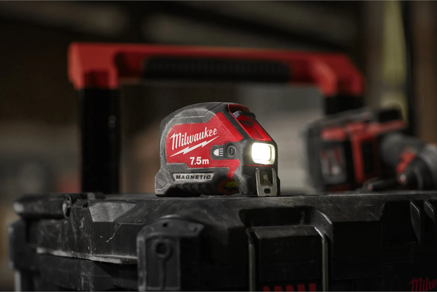 Milwaukee 7.5m Magnetic LED Tape Measure
