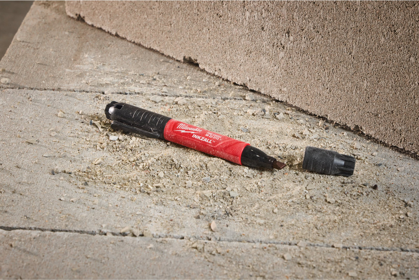 Milwaukee Inkzall Black Chisel and Fine Point Double-Ended Marker