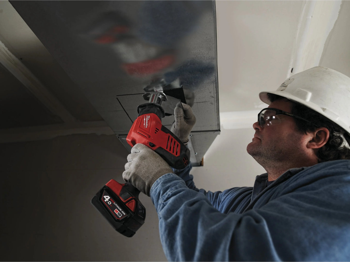 Milwaukee C18 HZ-402B M18 Reciprocating Saw with 2 x 4Ah Batteries + Charger + Bag