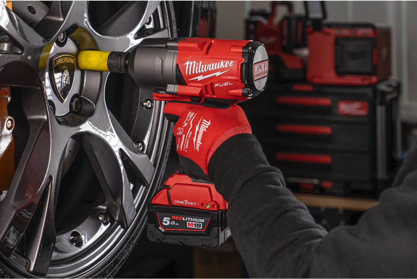 Llave de impacto M18 FUEL ONE-KEY 1/2" + 2 bat 5Ah + Cargador + Maletín Milwaukee M18 ONEFHIWF12-502X