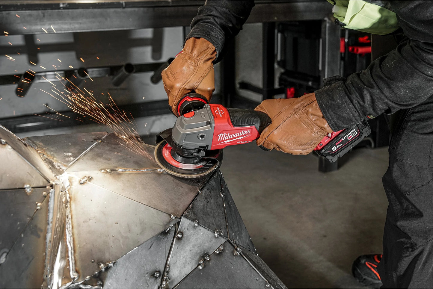 Amoladora angular M18 125mm Fuel ONE-KEY con maletín Milwaukee M18 ONEFSAG125XPDB-0X