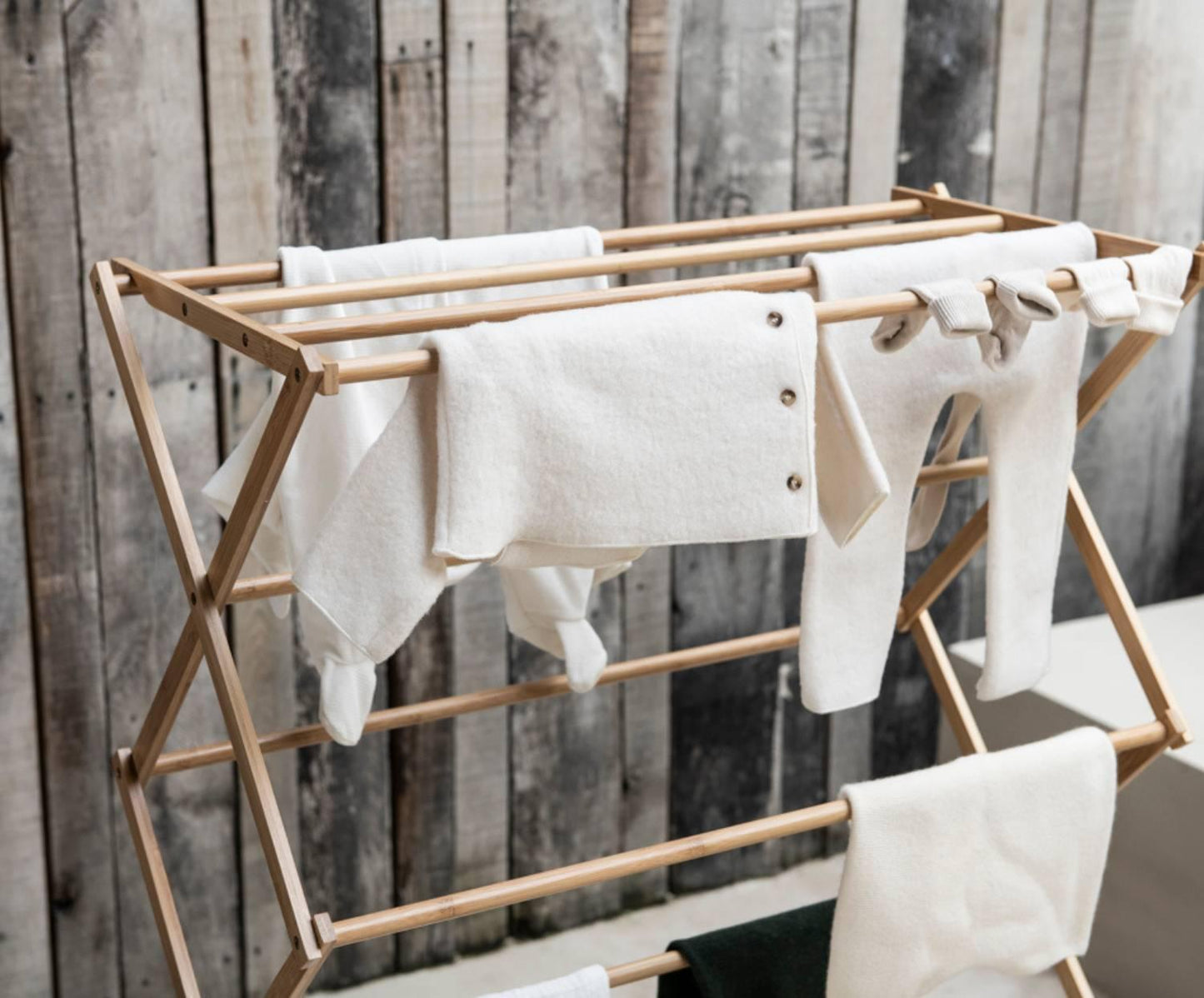 Tendedero plegable de bambú Andrea House