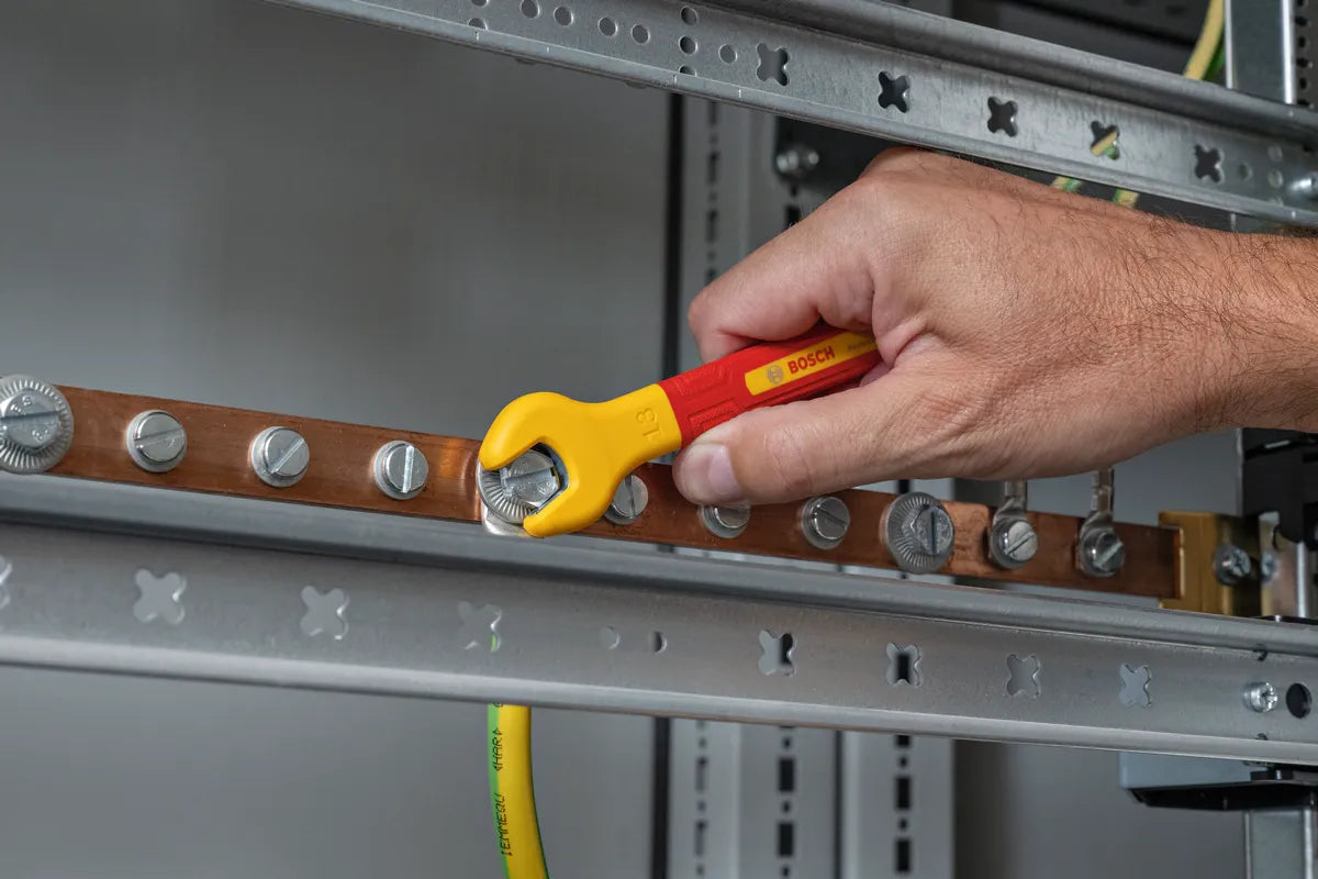37-piece VDE electrician’s set in a Bosch L-BOXX case